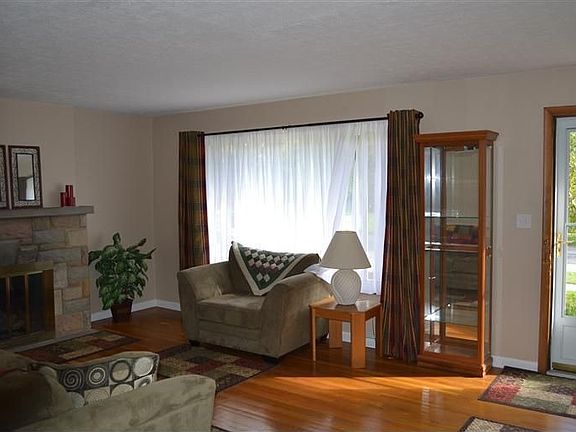 5th image of 1117 Willowdale Ave