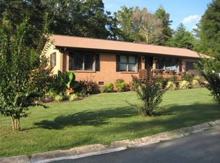 154 Lisa Dr, Roswell, GA 30075