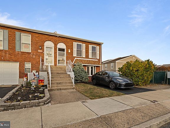 3rd image of 10710 E Pelle Cir