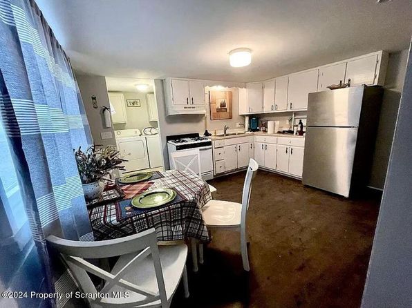 17 Sand St, Pittston, PA 18640