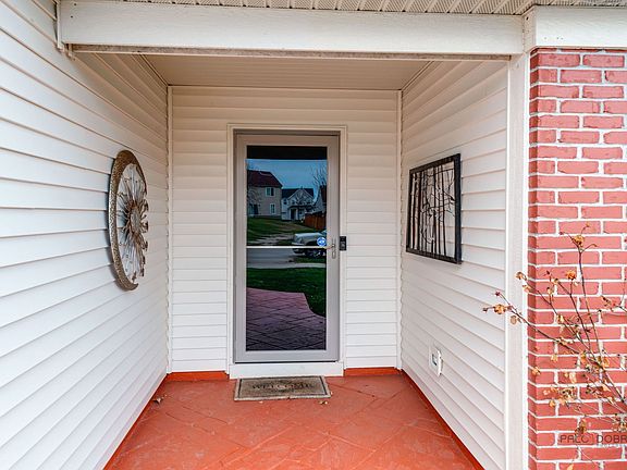 2nd image of 39806 Waterloo Dr