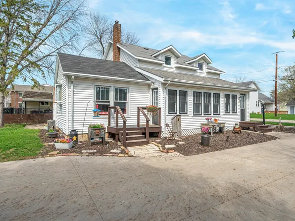 210 S 4th St, Winneconne, WI 54986