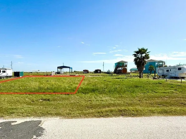 1036 Mabry St, Gilchrist, TX 77617