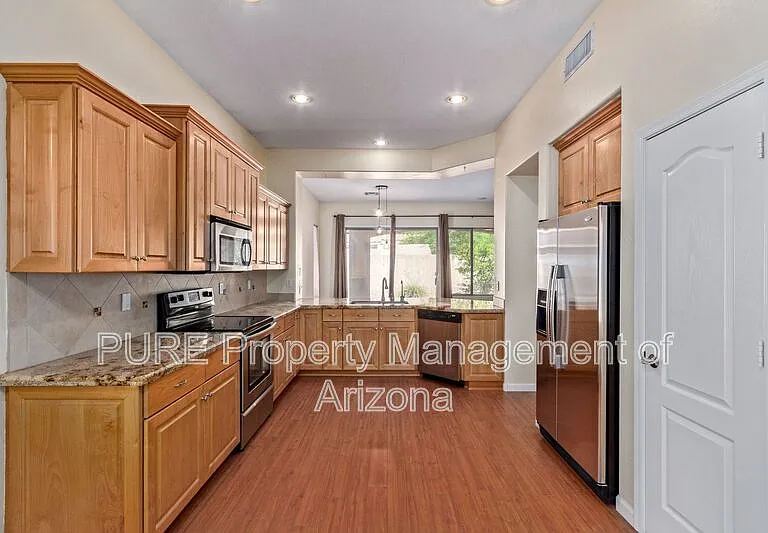737 S Sycamore Pl — Photo 15