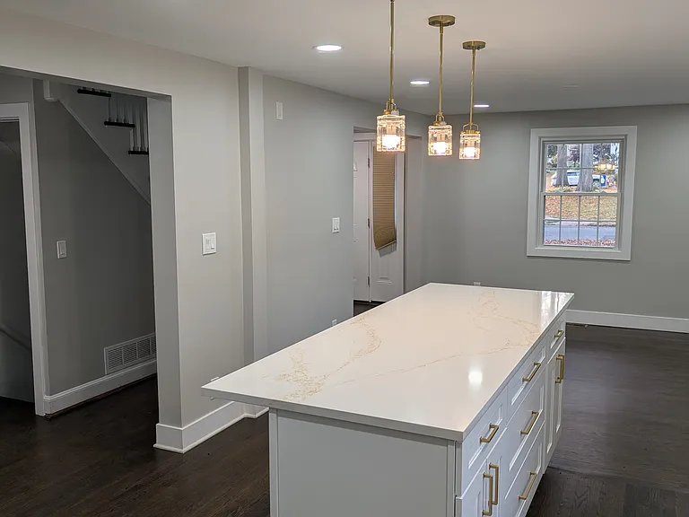 30 Lincoln Ave — Photo 7
