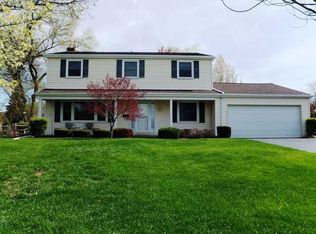 5916 Rockdale Ln, Sylvania, OH 43560
