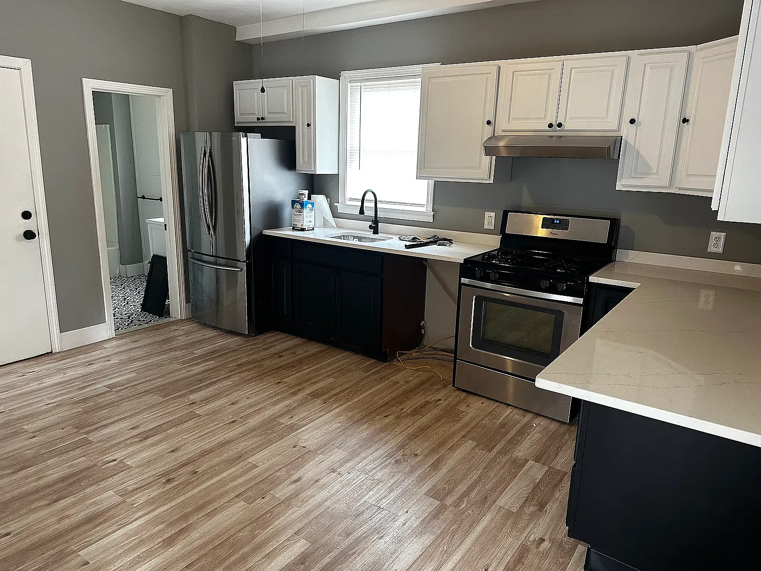2 bed, 900 sqft, $2,200 — Photo 2