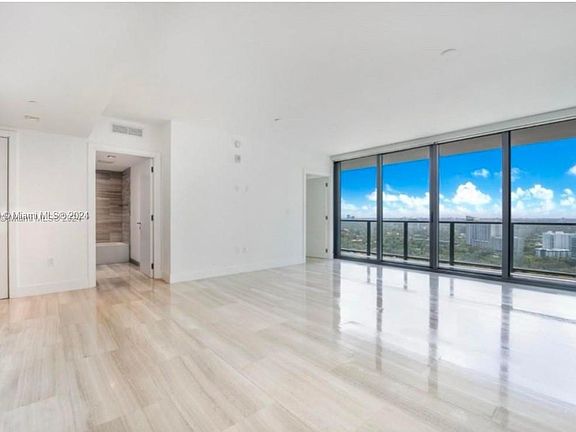 3rd image of 1451 Brickell Ave #U2305