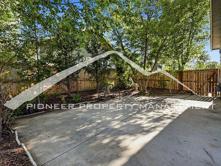 44 Julian St — Photo 25