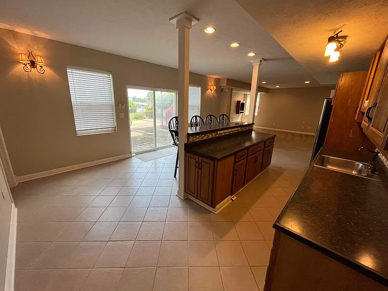 1936 Heathrow Dr — Photo 31