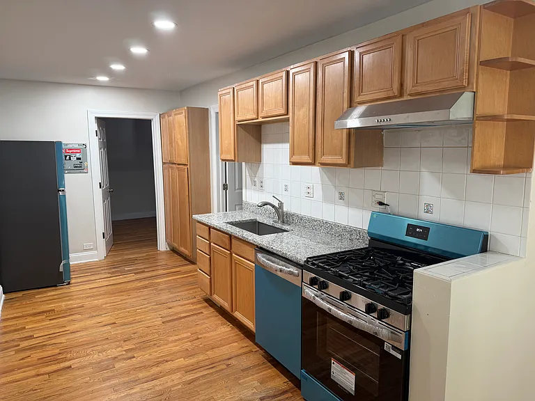 1015 N Lasalle St #1F — Photo 1