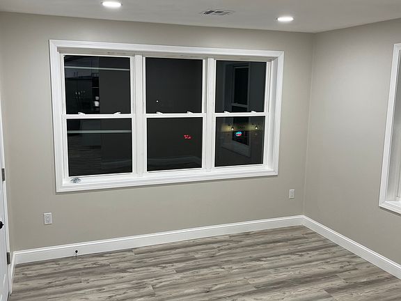 2nd image of 1371 Broad St #1373