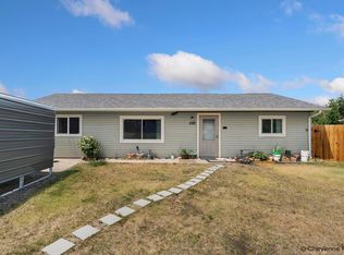 1122 Ashford Dr, Cheyenne, WY 82007