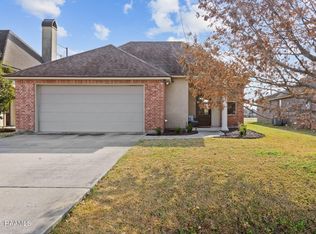 300 Overbrook Dr, Broussard, LA 70518