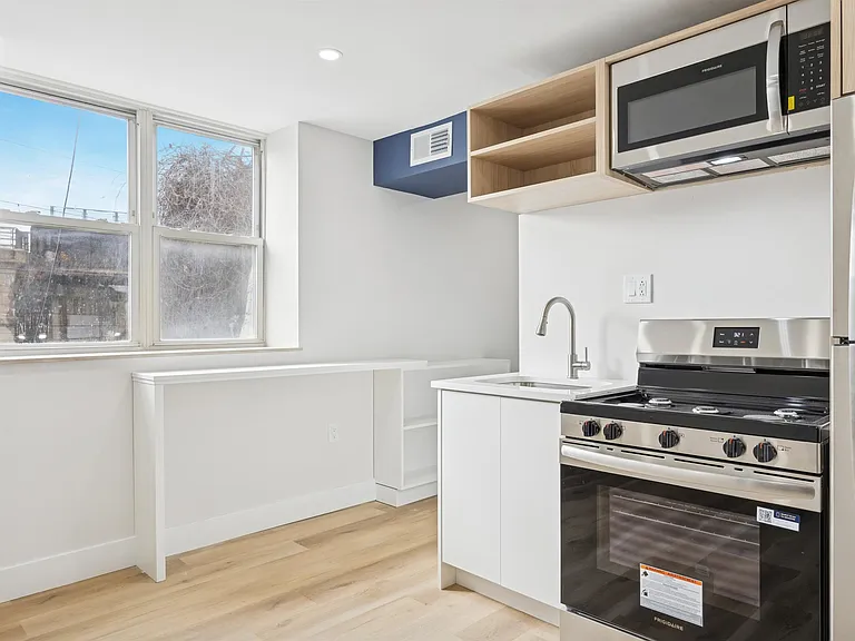 4522 Baker St #3 — Photo 7