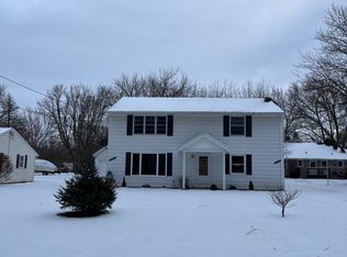 2602 New Rd, Ransomville, NY 14131