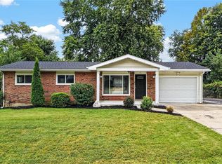 34 Highland Dr, Saint Charles, MO 63303