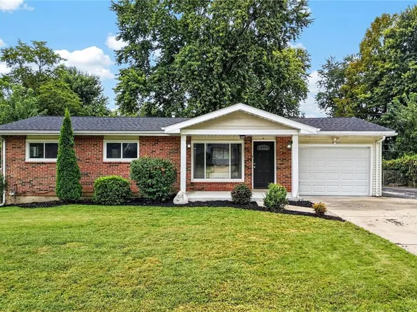 34 Highland Dr, Saint Charles, MO 63303