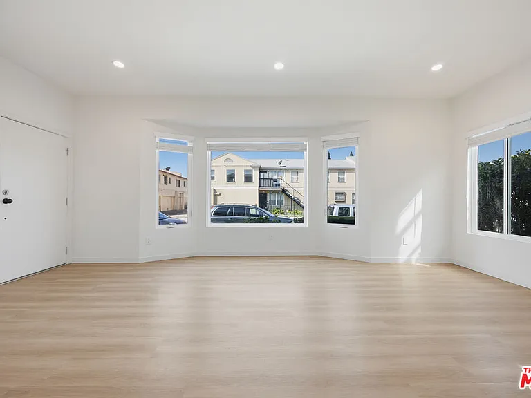 3015 W Stocker Pl — Photo 4