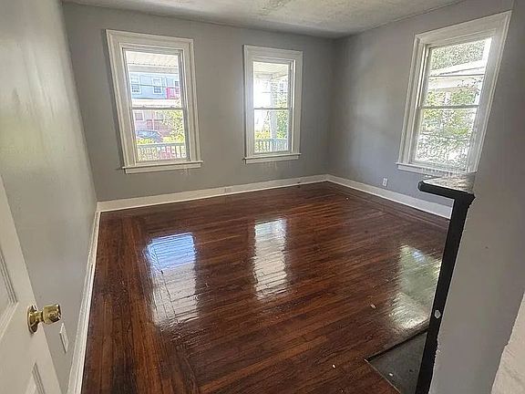 4th image of 5 Gilbert Ave #1