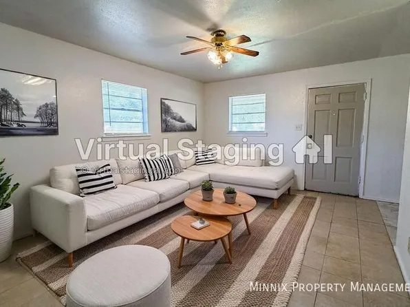 701 W 4th St, Idalou, TX 79329