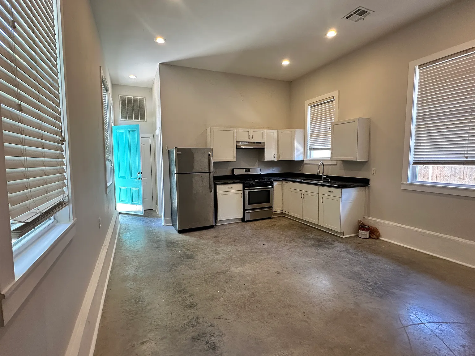 540 S Scott Street — Photo 4