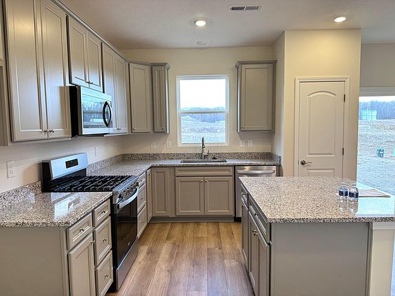 3rd image of 1102 Solitary St Lot 2590