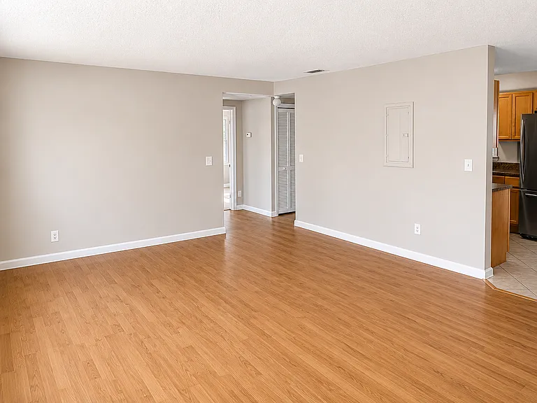 4028 Loys Dr — Photo 7