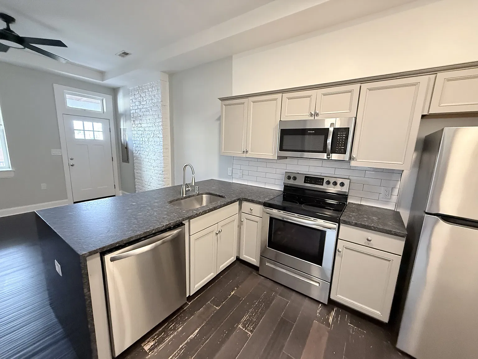 2 bed, $1,575 — Photo 1