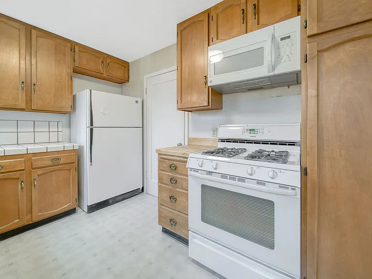 119 Claremont Ave — Photo 27