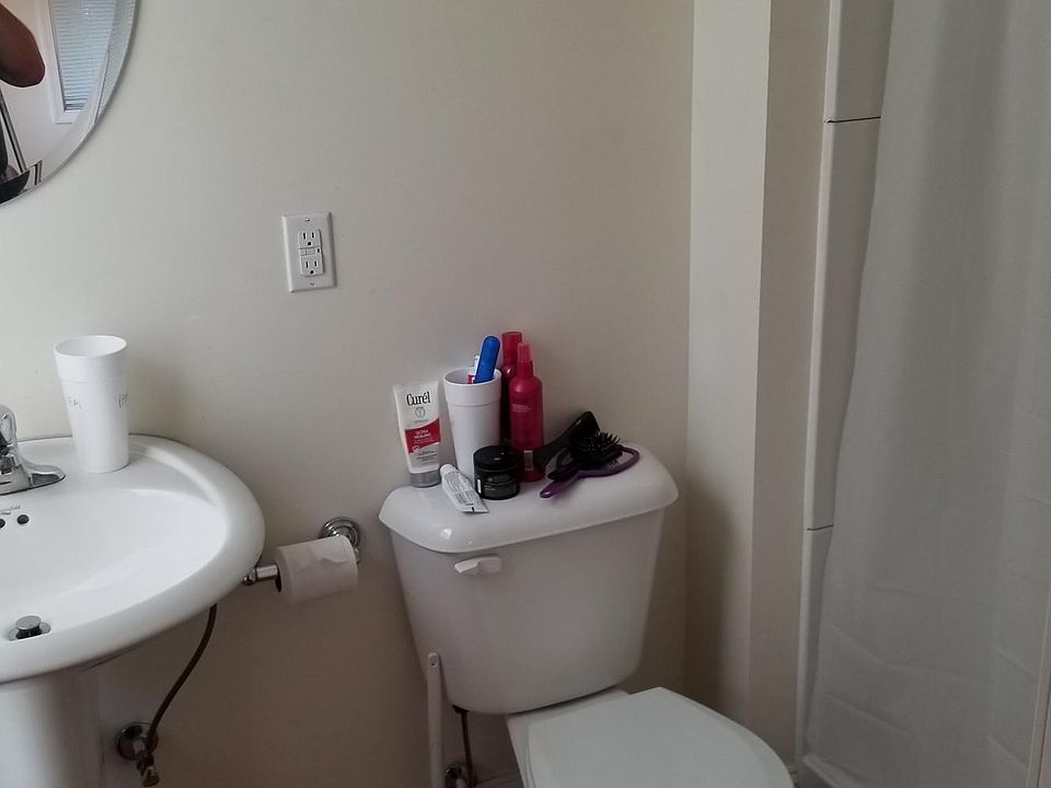 2nd image of 79 Alla Willa Dr APT 5