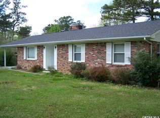 1041 Day Dr, Lexington, TN 38351