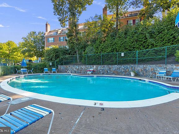 4th image of 822 S Arlington Mill Dr #2203