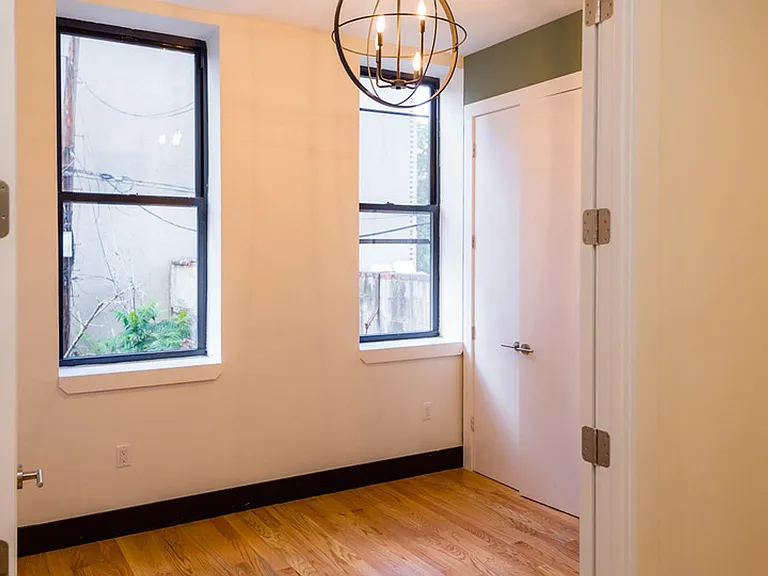 277 Irving Ave #2B — Photo 6