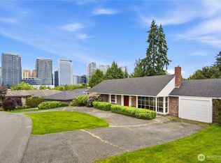 9837 Belfair Rd, Bellevue, WA 98004