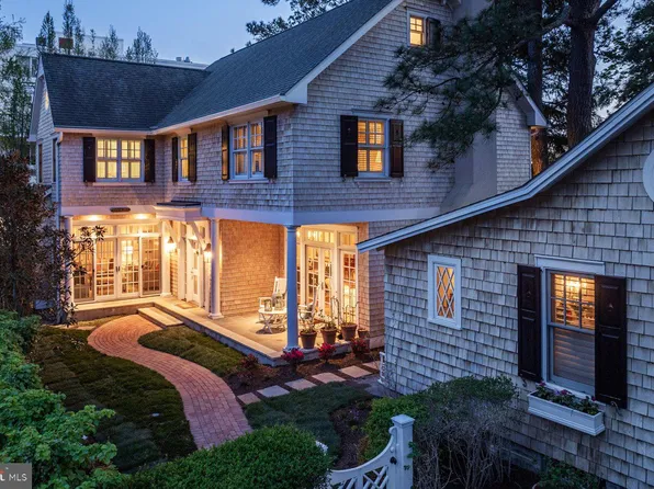 92 Sussex St, Rehoboth Beach, DE 19971