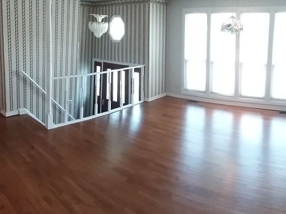5th image of 1134 Bradford Ln