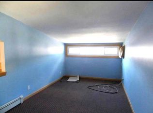 8 Tobias St, Hicksville, NY 11801