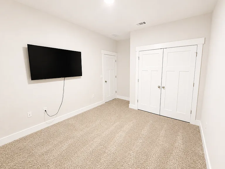734 Quintana St — Photo 9