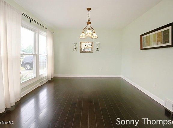 2nd image of 5419 Edgelawn Dr SE
