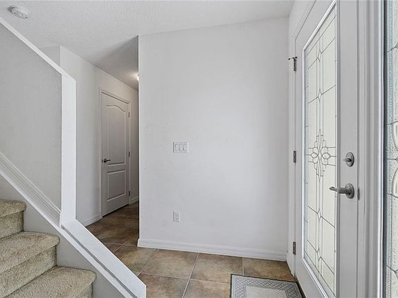 3rd image of 282 Cabrillo Dr