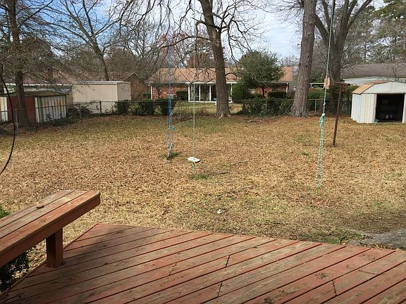 2nd image of 1413 Columbia Dr