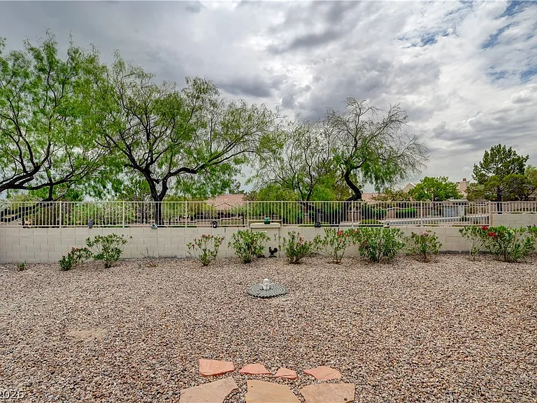10609 Paradise Point Dr — Photo 39