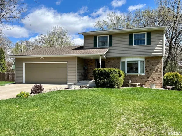 8229 49th St, Coal Valley, IL 61240