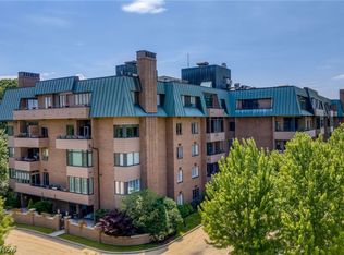 5150 Three Village Dr #UNIT TLE, Lyndhurst, OH 44124
