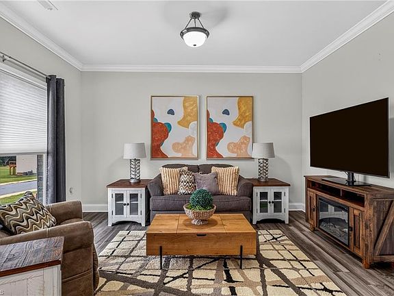 4th image of 1623 Lazy Fox Ln