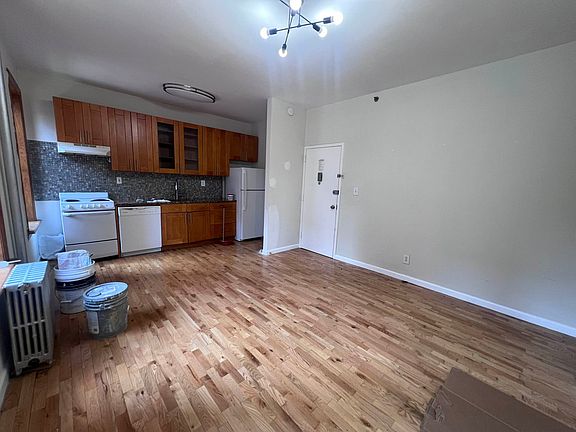 4th image of 2010 Ocean Ave APT C2
