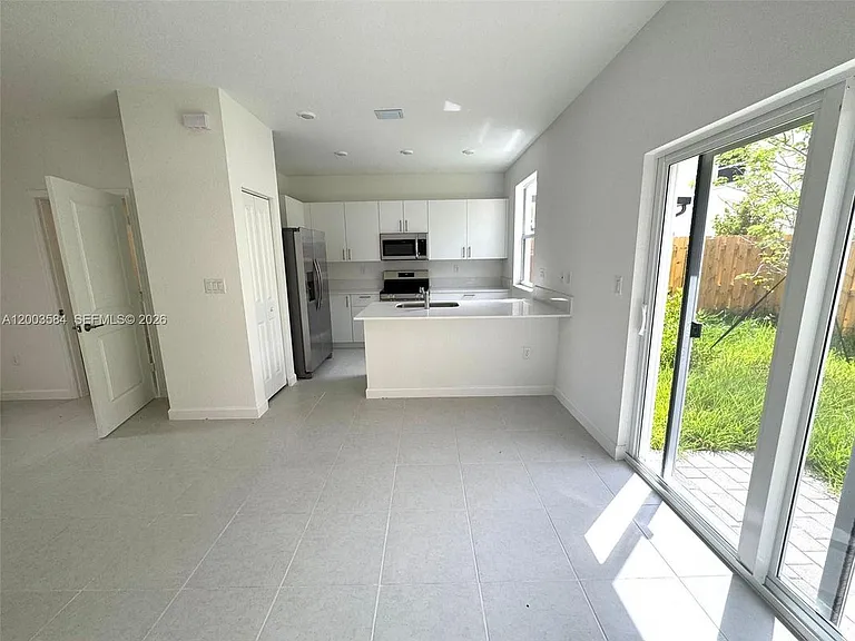 2877 SE 24th Ct — Photo 19