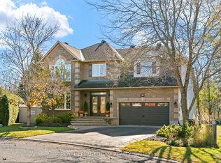 16 Sirocco Cres, Ottawa, ON K2S 1Z6