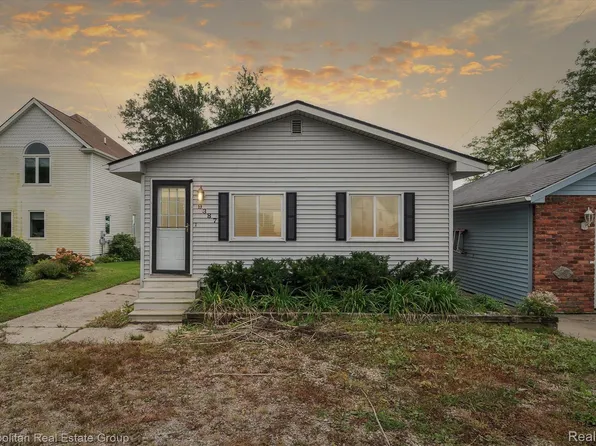 9387 Dixie Hwy, Fair Haven, MI 48023